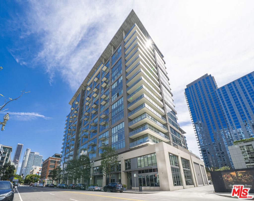 Photo of 1100 S Hope Street #805, Los Angeles, CA 90015 (MLS # 25600813)
