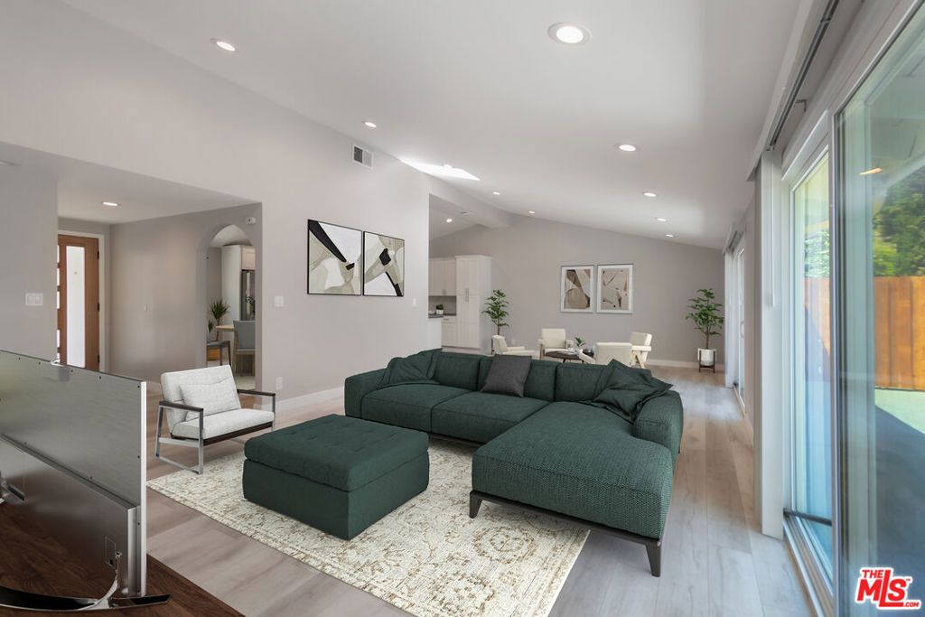 Photo of 5634 Mason Avenue, Woodland Hills, CA 91367 (MLS # 26680871)