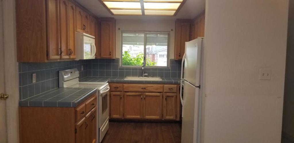 6057 Pineland Avenue