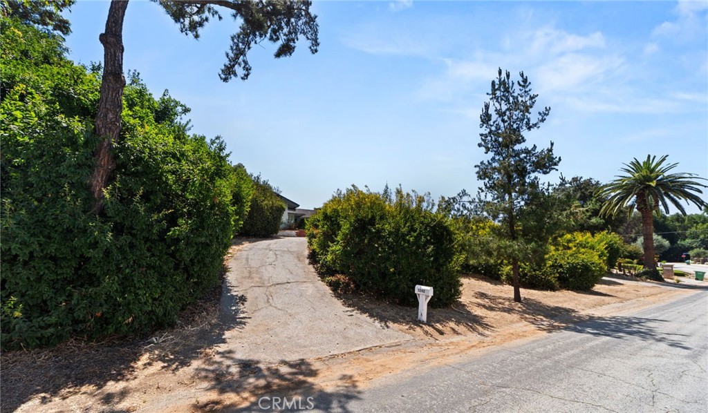 3242 N Rancho La Carlota