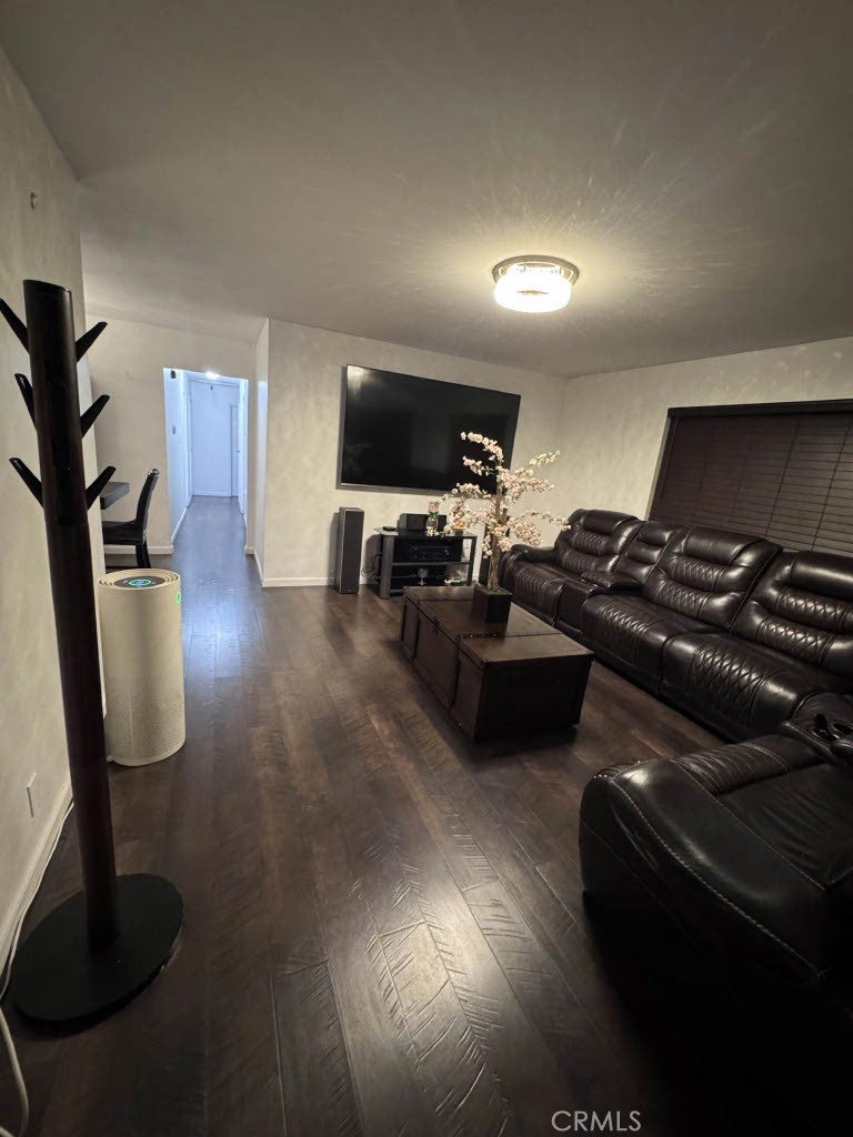 527 W 93rd ST, Los Angeles CA 90044