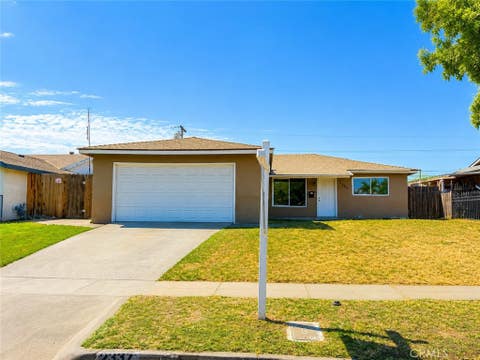 Photo of 2337 W Shields Ave, Fresno, CA 93705 (MLS # FR26173664)