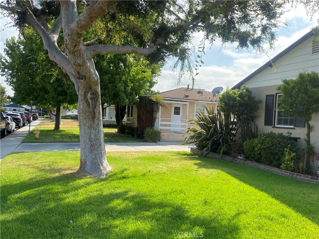 8318 Kittyhawk Avenue