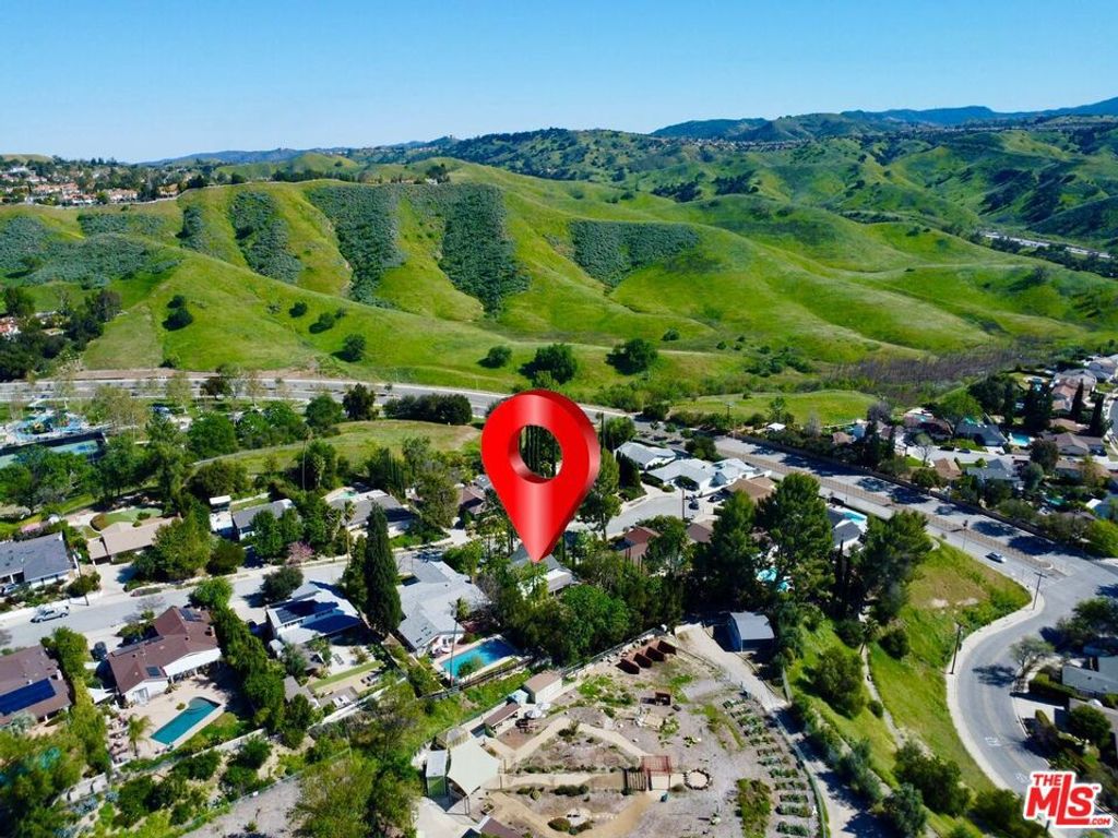 Photo of 26026 Adamor Road, Calabasas, CA 91302 (MLS # 26663523)