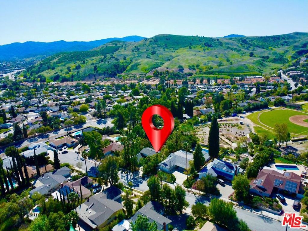 Photo of 26026 Adamor Road, Calabasas, CA 91302 (MLS # 26663523)