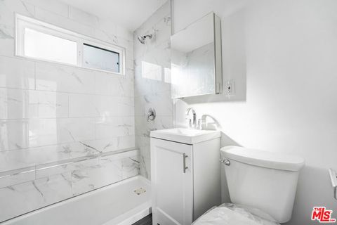 Photo of 317 S Kenmore Avenue #1, Los Angeles, CA 90020 (MLS # 26650739)