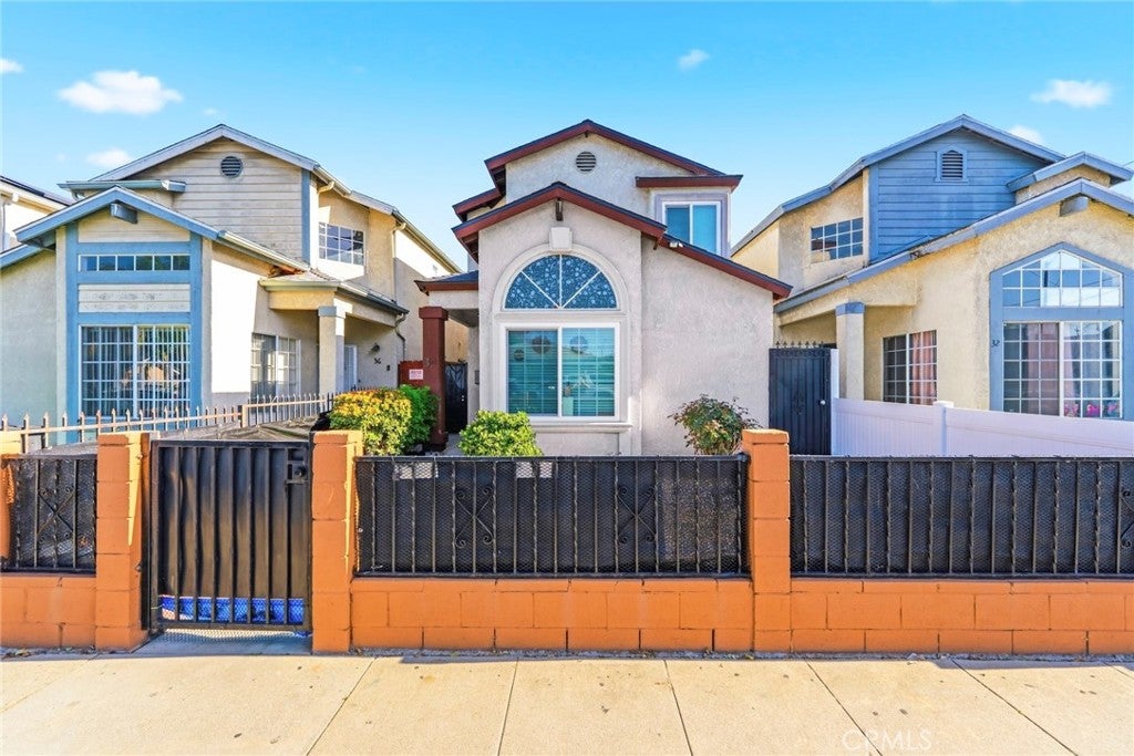 34 E Louise St, Long Beach CA 90805