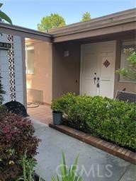 One story, No steps, 2 bedrooms, 1 bathroom, washer/dryer, heat pump. Laminated wood floor, paint, bright and front patio.
Parking space: 205-2