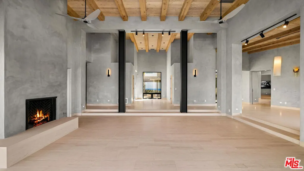 Santa Barbara, California 93108, United States, 3 Bedrooms Bedrooms, ,6 BathroomsBathrooms,Residential,Active,158706