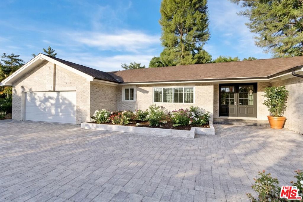 4732 Del Moreno Drive