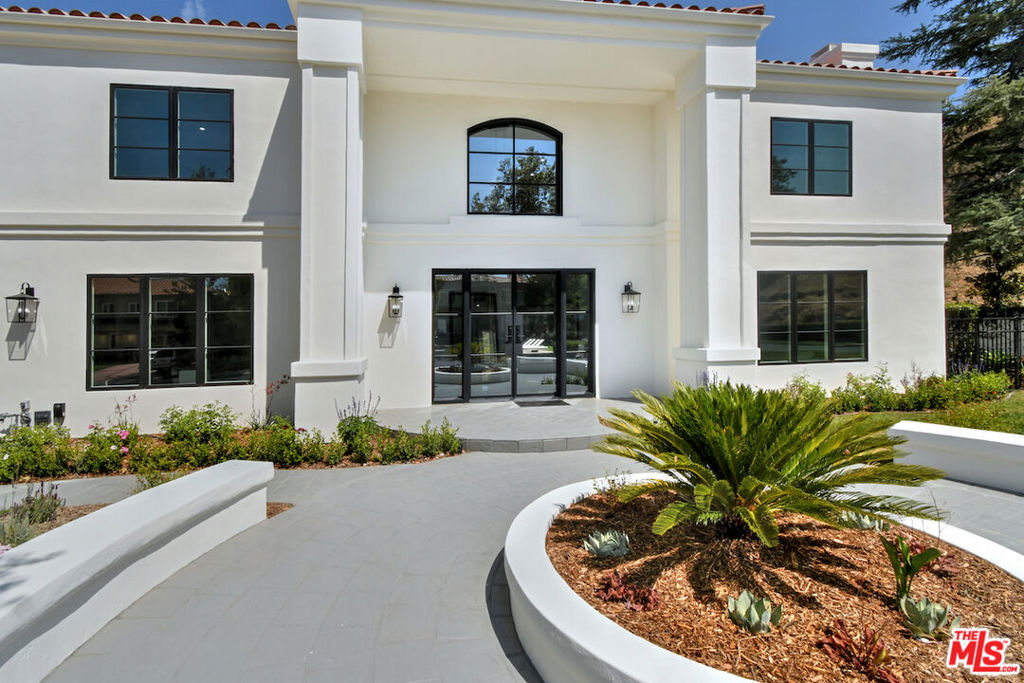 25505 Hamilton Court
