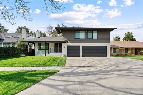 Photo of 2534 Alona, Santa Ana, CA 92706 (MLS # OC26008994)