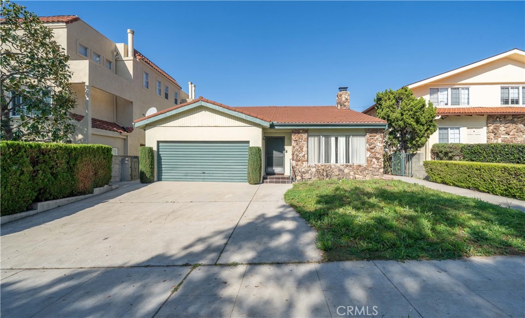 723 E Tujunga Avenue