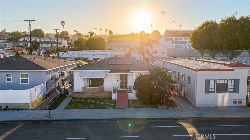 1631 S Cabrillo