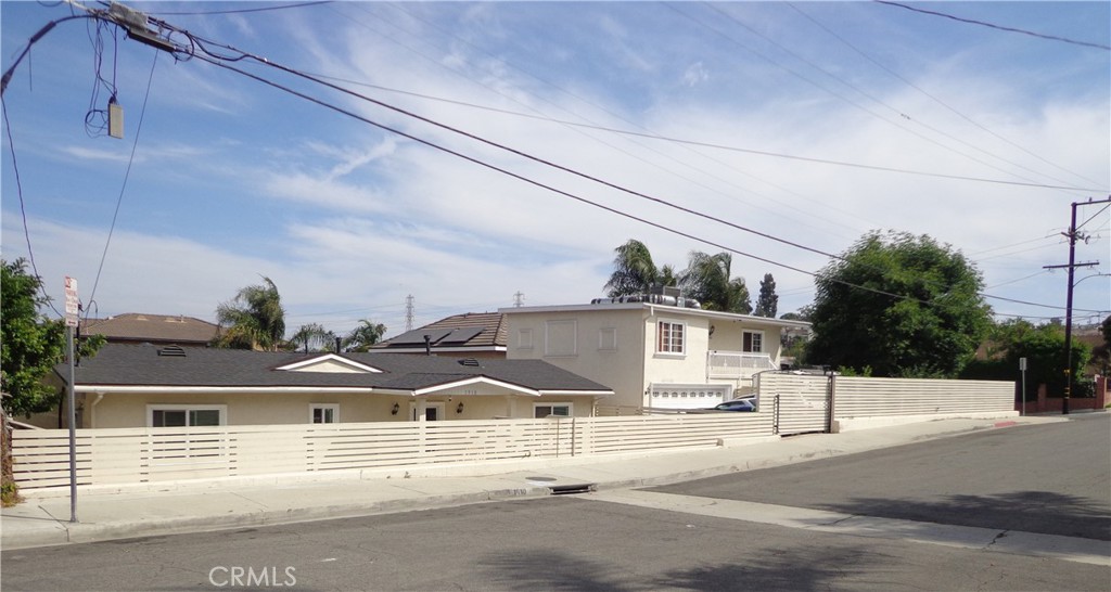 1908 & 1910 Bailey Avenue