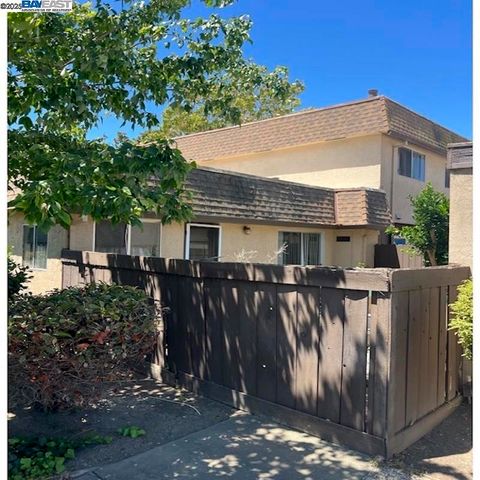 Photo of 38605 Vancouver Common, Fremont, CA 94536 (MLS # 41110103) Photo of 38605 Vancouver Common, Fremont, CA 94536 (MLS # 41110103)