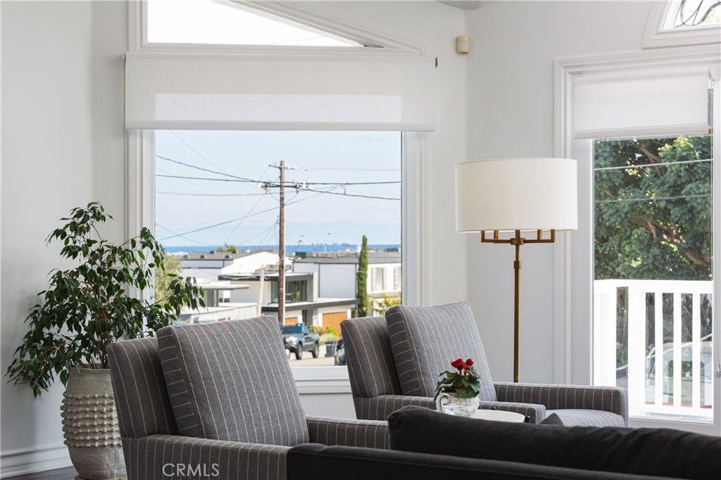 Photo of 212 Kings Pl Pl, Newport Beach, CA 92663 (MLS # NP26065742)
