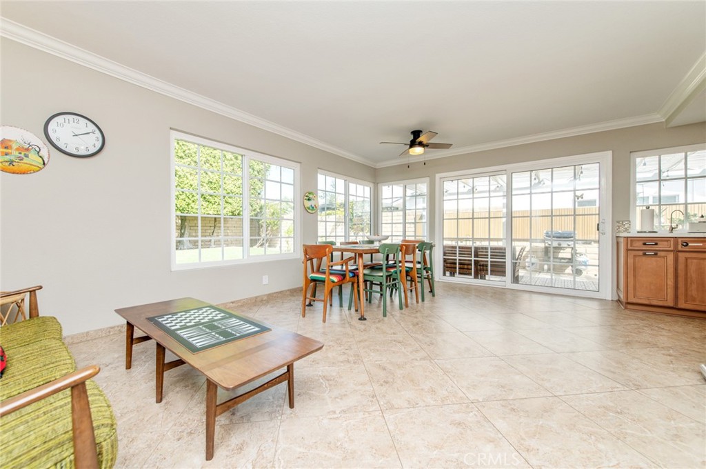 8921 Burlcrest