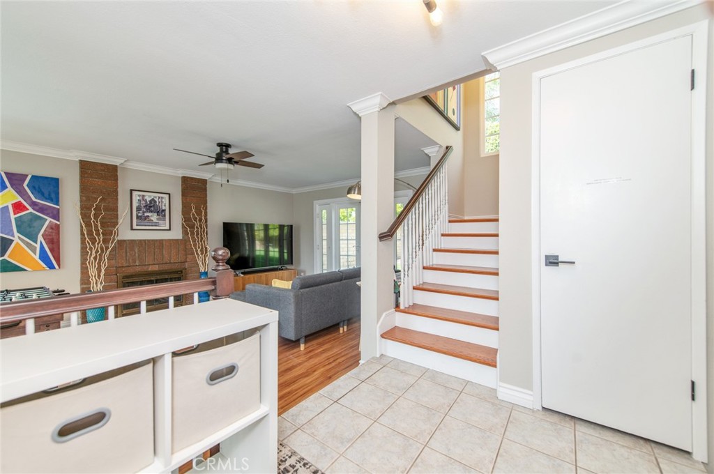8921 Burlcrest