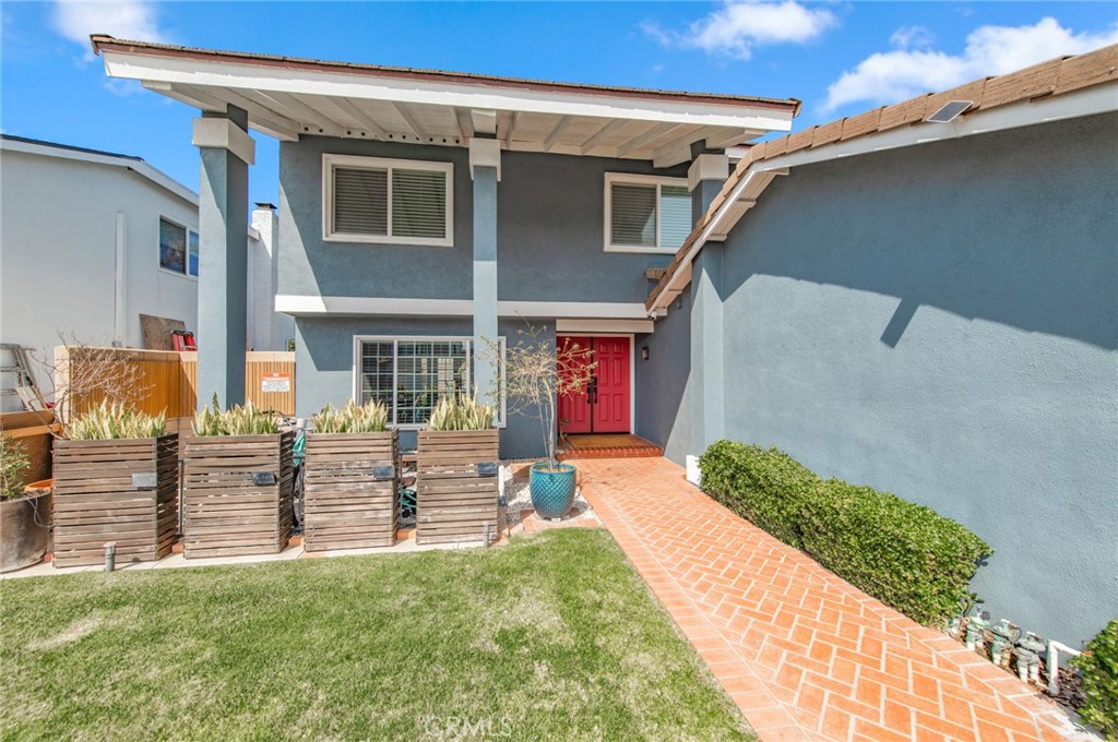 8921 Burlcrest