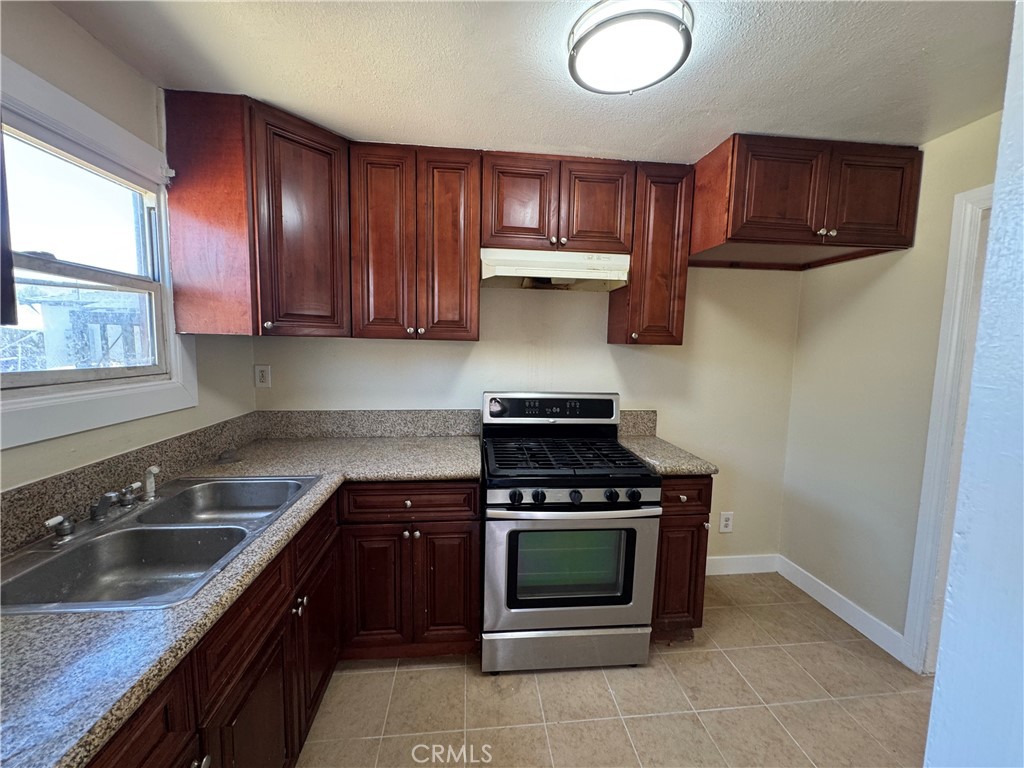 Beautifully Renovated 2 Bed / 1 Bath with Modern Comforts & Spacious Private Backyard where comfort, style, and convenience come together.
This thoughtfully updated unit features new luxury vinyl plank (LVP) flooring throughout, creating a clean, modern look that’s both durable and low maintenance.
Stay cool and comfortable year-round with a brand new mini split air conditioning system and ceiling fans in each bedroom for added airflow. The living space is bright and inviting, enhanced by sleek recessed lighting that adds a modern touch.
Enjoy the convivence of private in-unit laundry, no more trips to the laundry mat, and keep your vehicle secure with the included one-car garage. Step outside to a large backyard, ideal for relaxing, entertaining, or outdoor activities.
Don’t miss your chance to live in this move-in-ready gem. Schedule a tour today!!