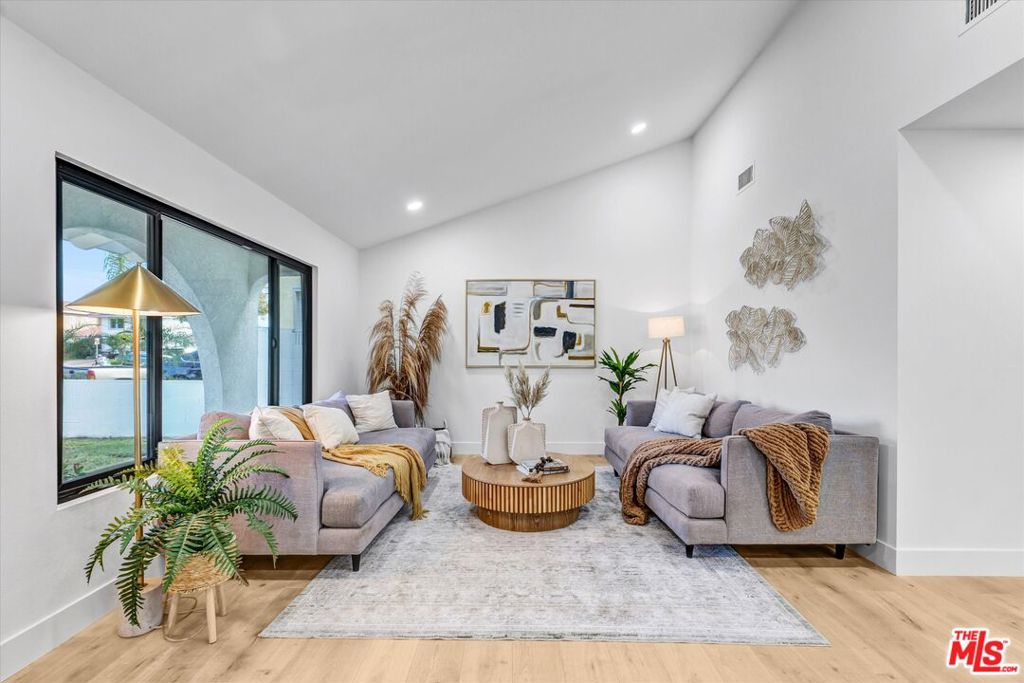 8754 Parkcliff Street