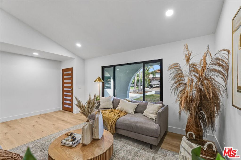 8754 Parkcliff Street