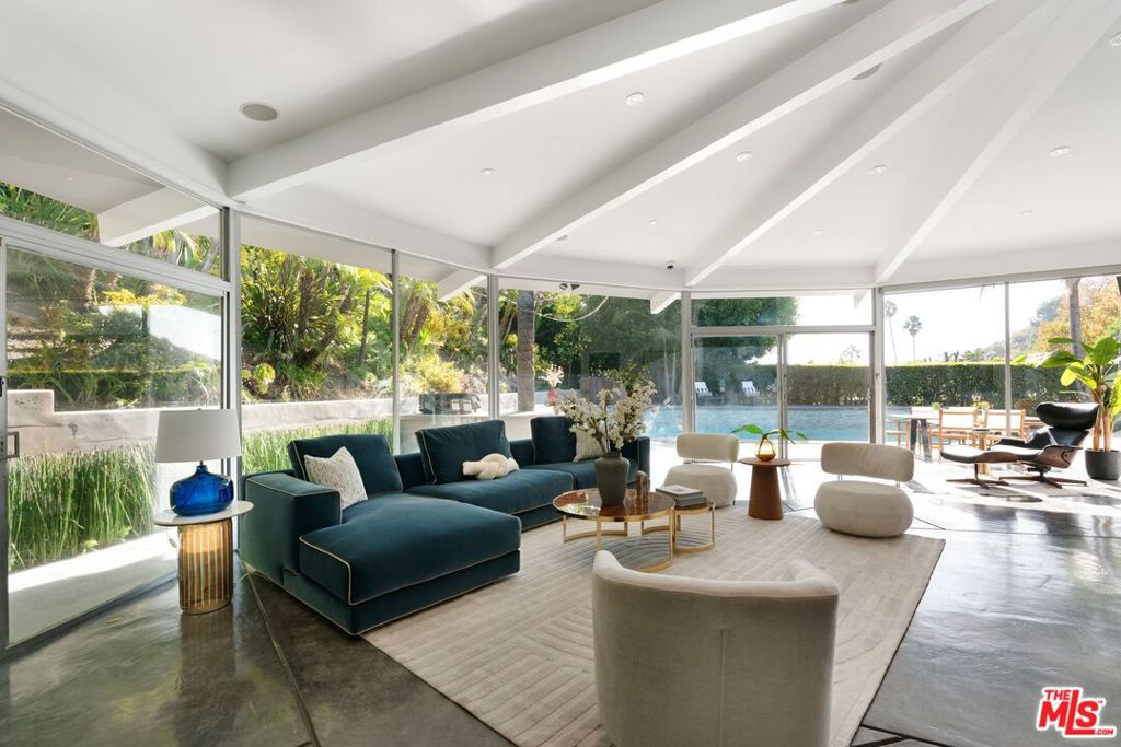 2226 San Ysidro Drive