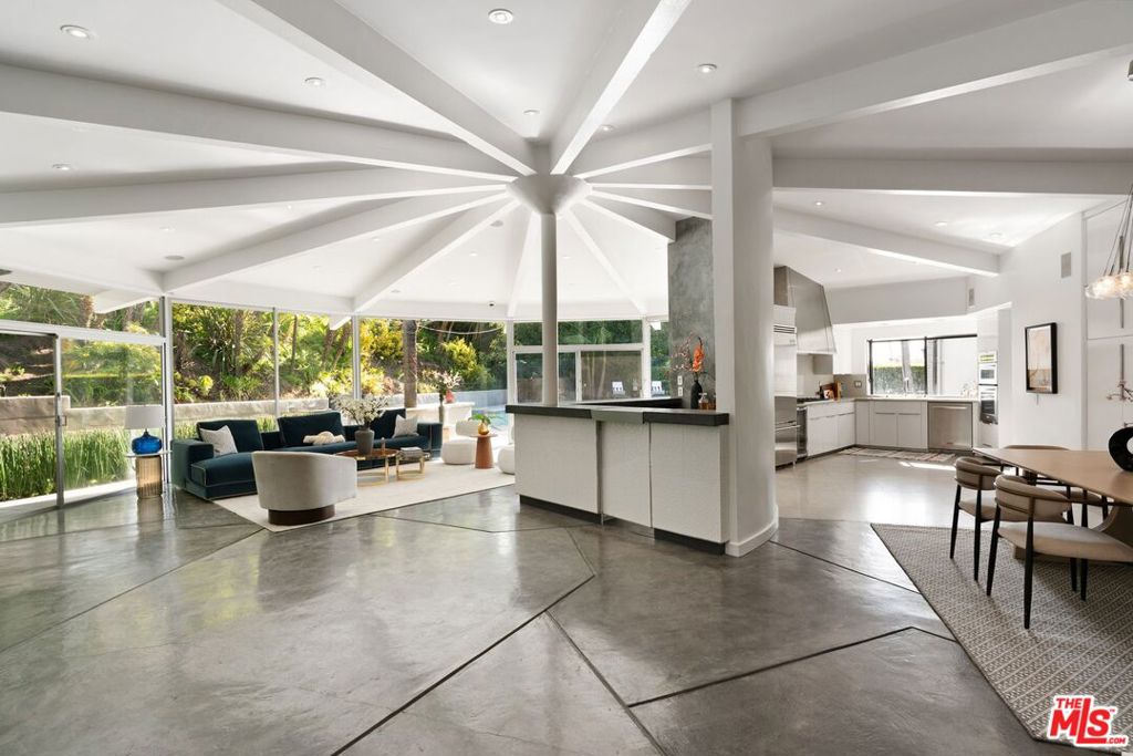 2226 San Ysidro Drive
