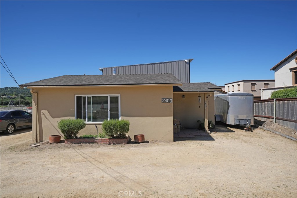 2400 El Camino Real