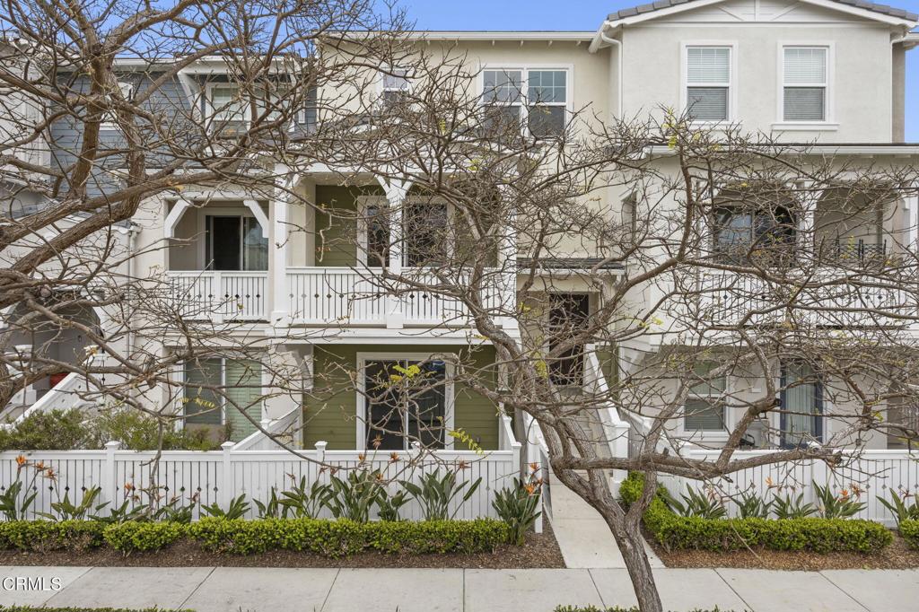 3703 Islander Walk
