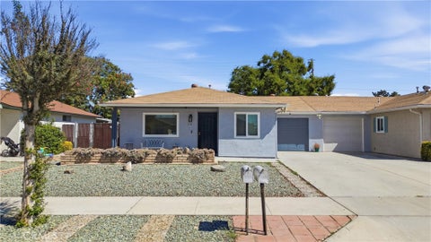 Photo of 574 Toledo DR, Hemet, CA 92545 (MLS # TR26213328)