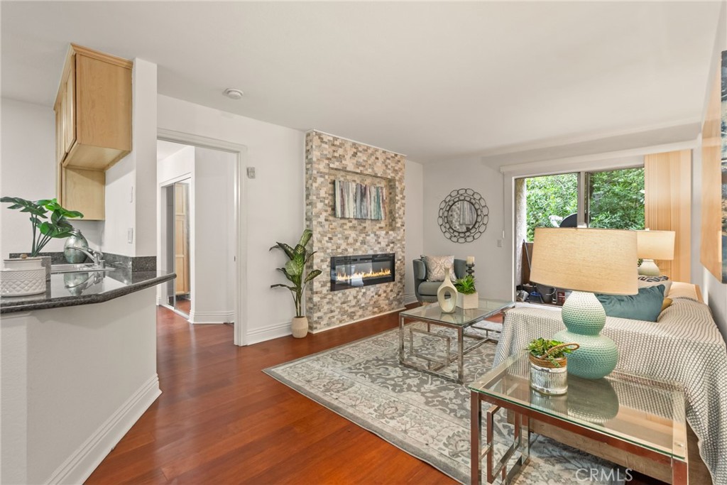 2550 San Gabriel Way 202