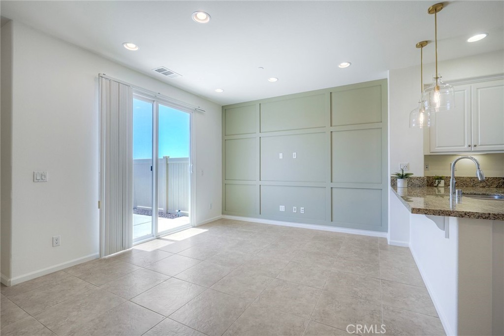 44091 Calle Luz