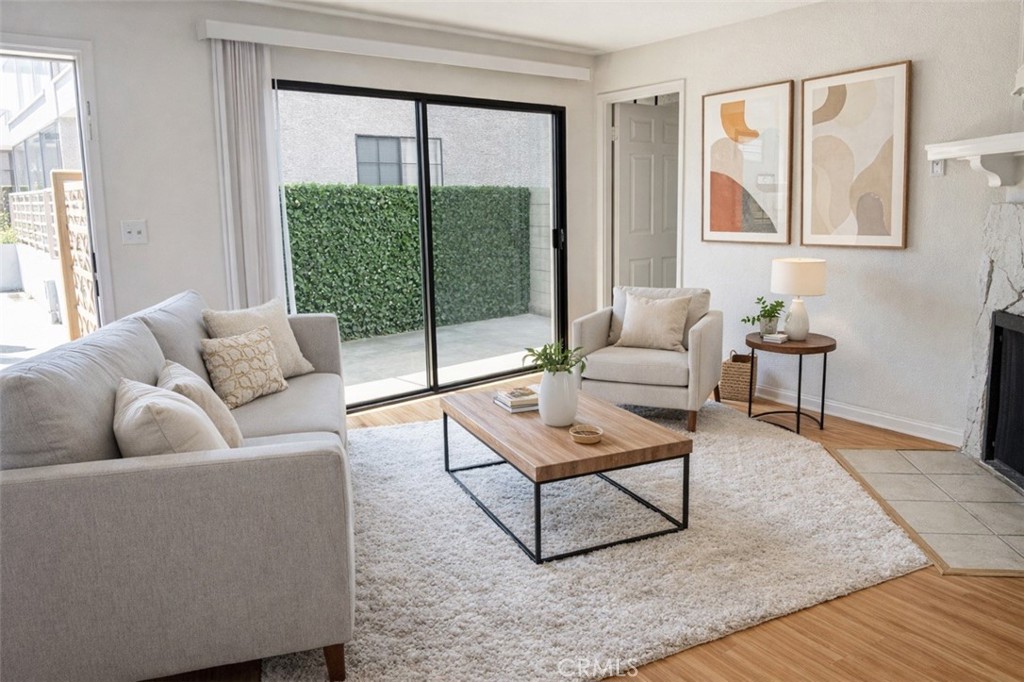 4345 W 154th Street 8