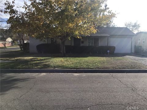 Photo of 1202 W Lumber St, Lancaster, CA 93534 (MLS # OC25269617)