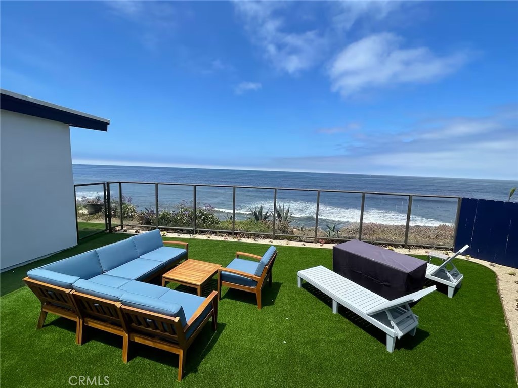 Live on a Cliff overlooking the ocean-
Ocean Beach Cottage - Ocean Front - Nothing comparable to this unicorn of a location.
This cottage is one of a kind in Ocean Beach.
One bedroom and one bath stand alone cottage with private entrance. Huge backyard overlooking the ocean.
A rare find in a quiet neighborhood. There are five homes on one lot and this unit is private at the end of the driveway, right on Sunset Cliffs. Unbelievable views and perfect for a relaxing and tranquil environment.
One garage right next to the unit for storage and parking on the street.
Walk to pier and Sunset Cliffs Reserve, close to Seaworld & Mission Beach.
A must see! Don't wait to live this lifestyle of peace and happiness.