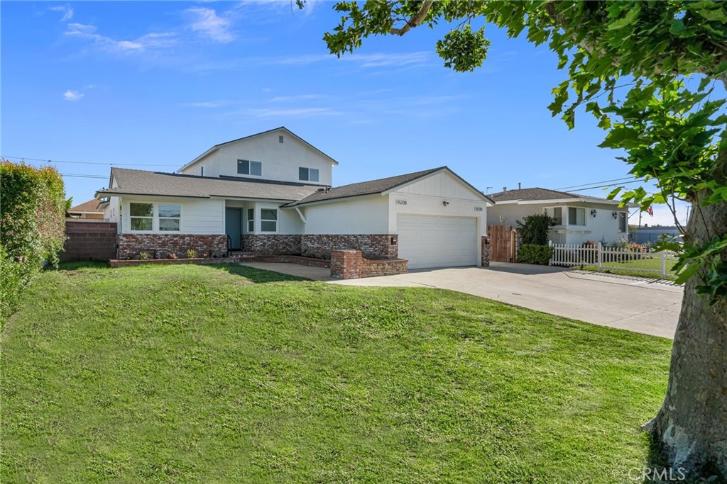 15208 Fernview