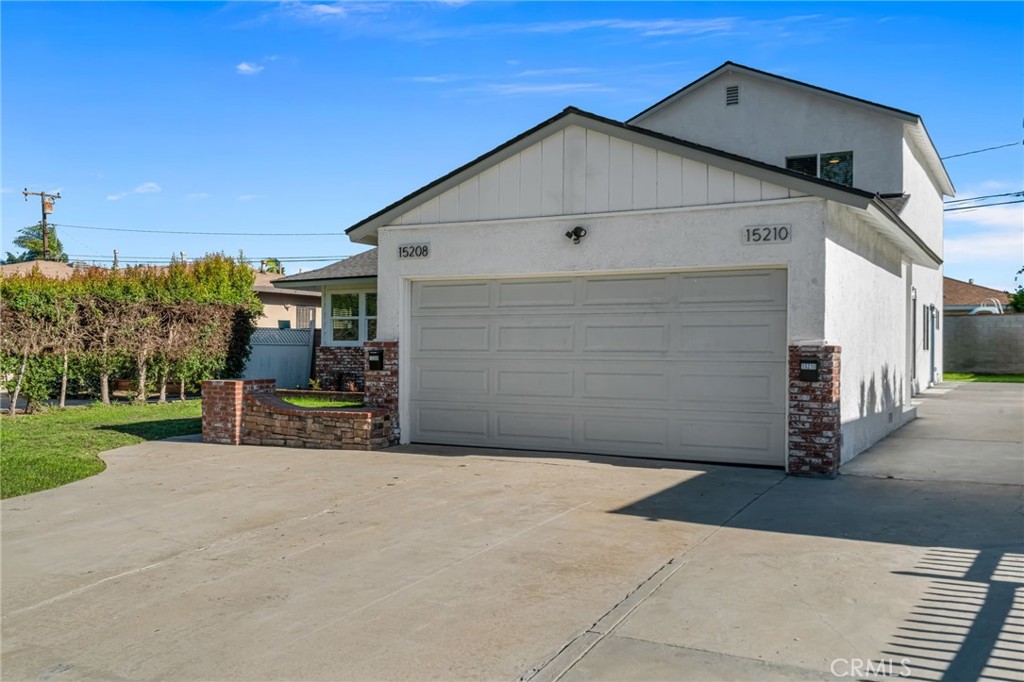 15208 Fernview