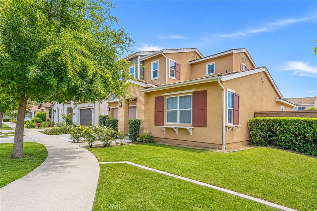 4048 E Groveland