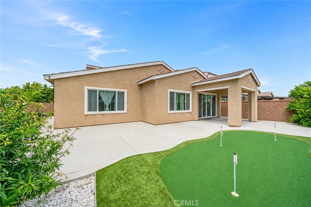 4048 E Groveland