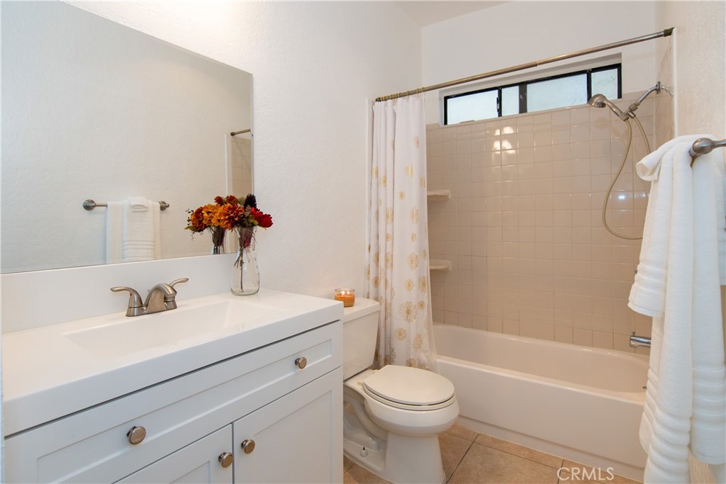 7632 Topanga Canyon 117