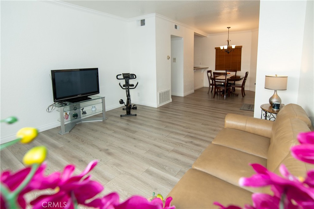 7632 Topanga Canyon 117