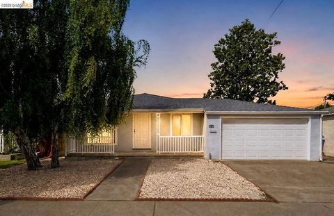 Photo of 16125 Via Lupine, San Lorenzo, CA 94580 (MLS # 41139757)