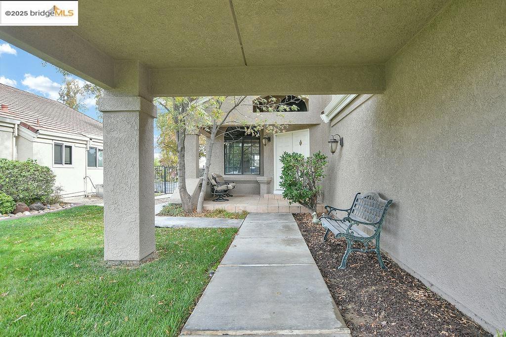 DISCOVERY BAY COUNTRY CLUB - Residential