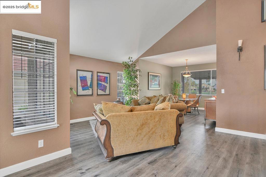 DISCOVERY BAY COUNTRY CLUB - Residential