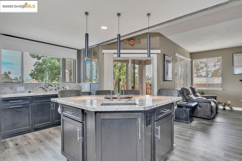 DISCOVERY BAY COUNTRY CLUB - Residential