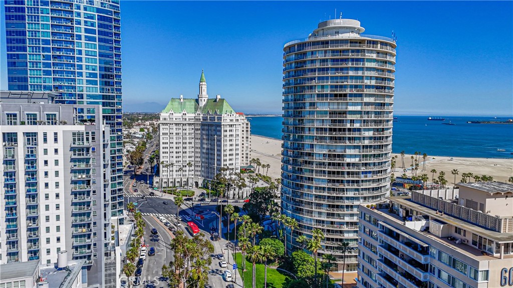 700 E Ocean Boulevard 2703