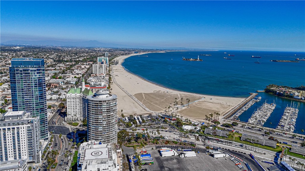 700 E Ocean Boulevard 2703
