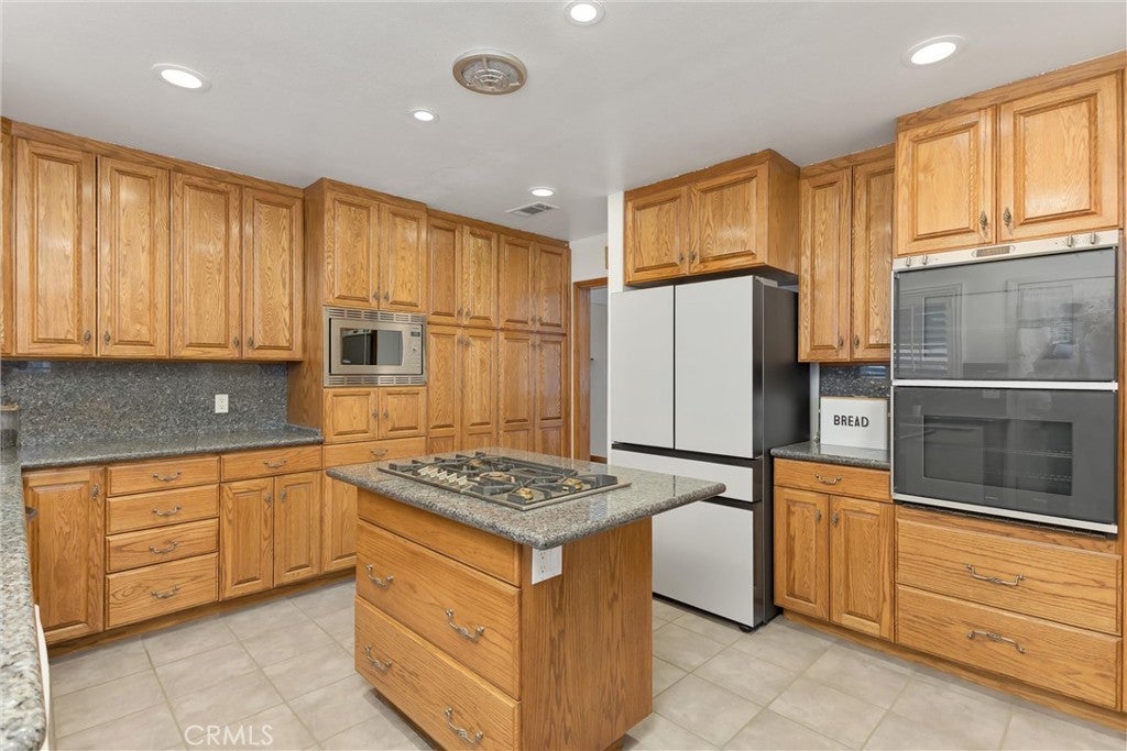 1268 W Marshall